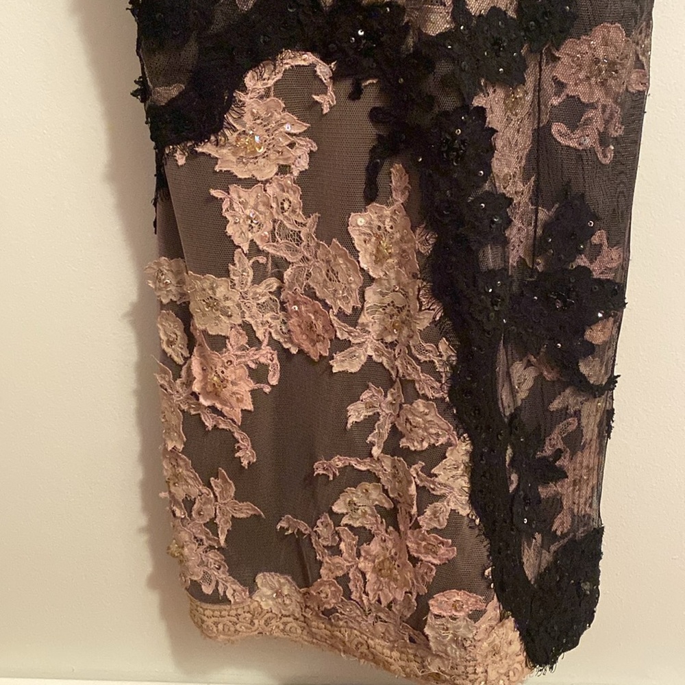 Mandalay lace evening dress - Picture 4 of 16